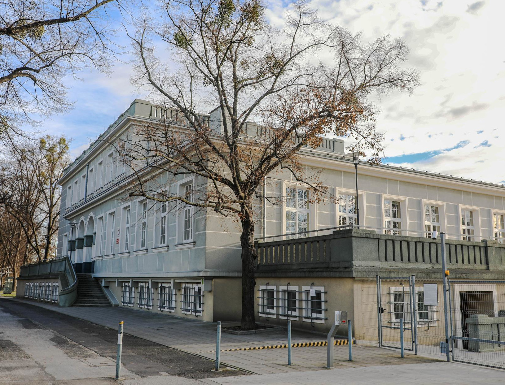 Campus H14 bud 1920